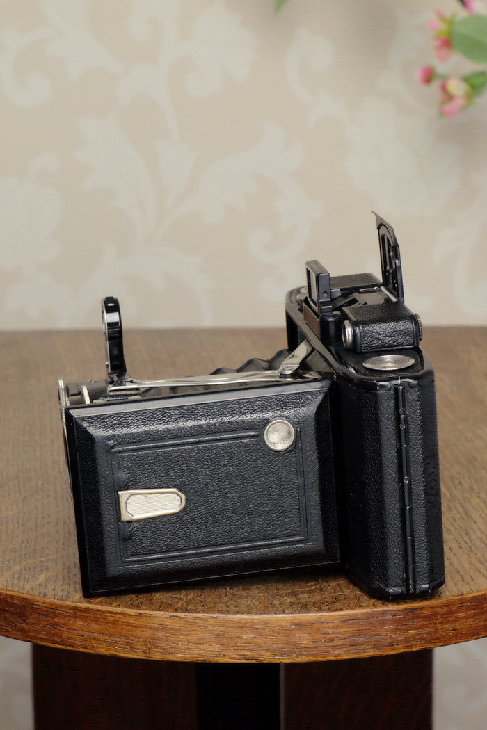 SUPERB! 1933 Zeiss Ikon Super Ikonta 6x9, Tessar lens, FRESHLY SERVICED! - Zeiss-Ikon- Petrakla Classic Cameras