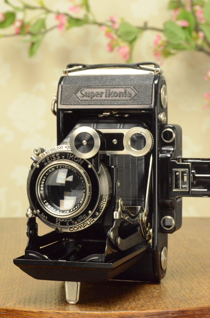 Near Mint! 1935 Zeiss Ikon Super Ikonta 6x9, Tessar lens, FRESHLY SERVICED - Zeiss-Ikon- Petrakla Classic Cameras