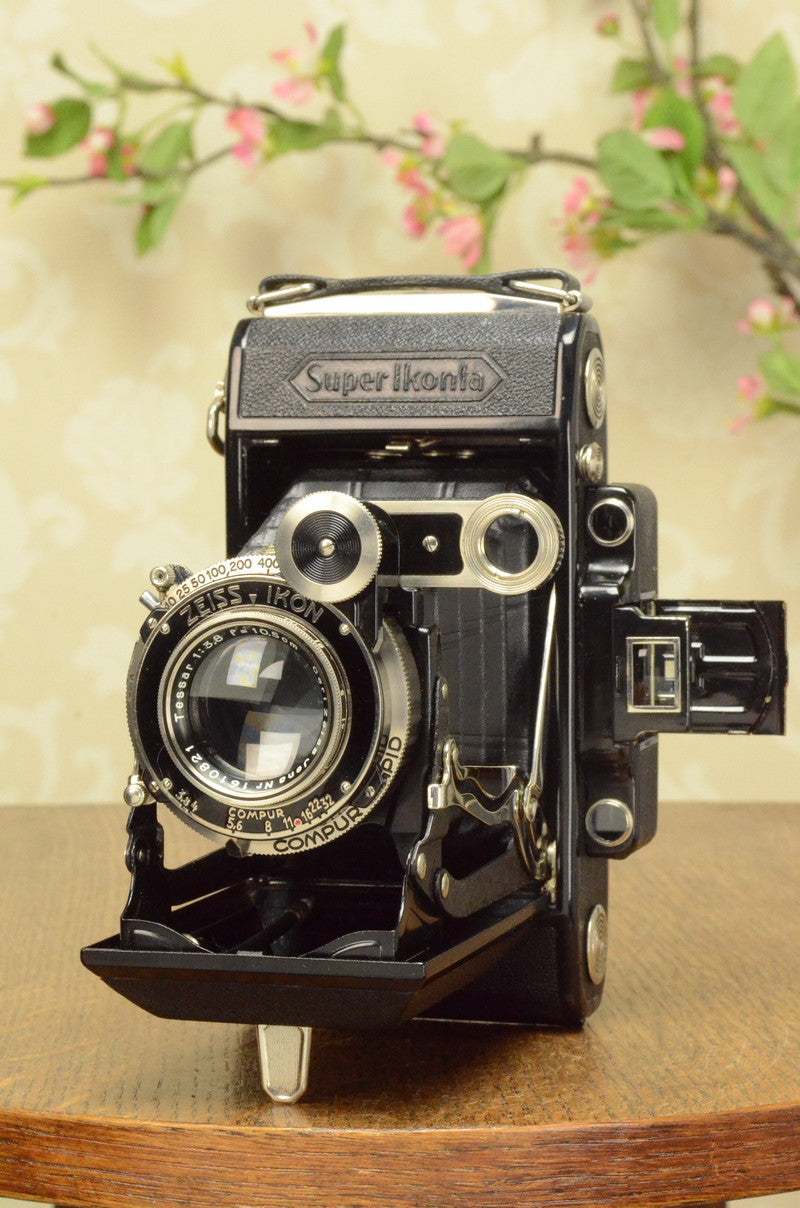 Near Mint! 1935 Zeiss Ikon Super Ikonta 6x9, Tessar lens, FRESHLY SERVICED - Zeiss-Ikon- Petrakla Classic Cameras