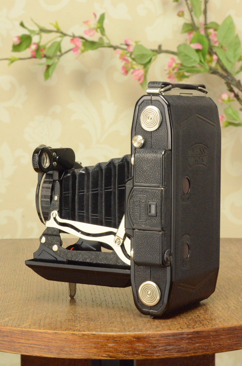 Near Mint! 1935 Zeiss Ikon Super Ikonta 6x9, Tessar lens, FRESHLY SERVICED - Zeiss-Ikon- Petrakla Classic Cameras