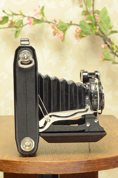 Near Mint! 1935 Zeiss Ikon Super Ikonta 6x9, Tessar lens, FRESHLY SERVICED - Zeiss-Ikon- Petrakla Classic Cameras