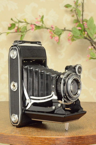 SUPERB! 1953 Zeiss-Ikon Super 6x9 Ikonta, T Coated Zeiss Tessar lens, FRESHLY SERVICED - Zeiss-Ikon- Petrakla Classic Cameras